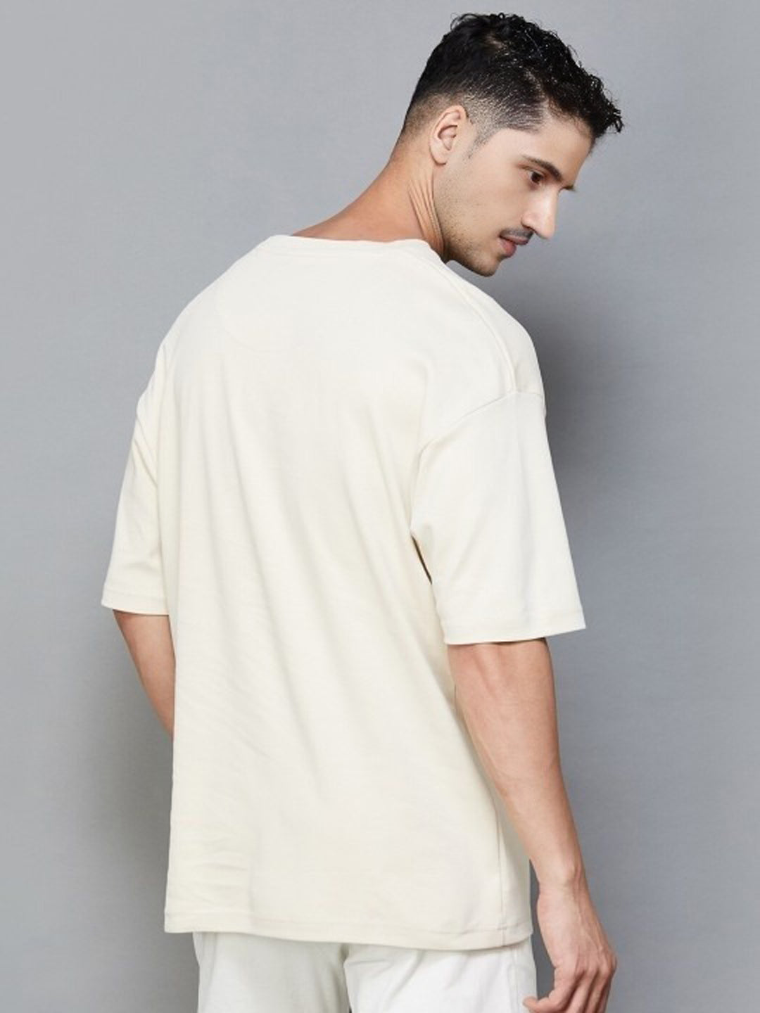 Men's Oversized Cotton T-Shirt | Relaxed Fit Streetwear Tee for Casual Style - Offwhite